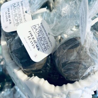 Four Black Leaves Bath Bomb